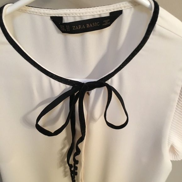 Zara Cream Blouse with Black Trim - Picture 3 of 5